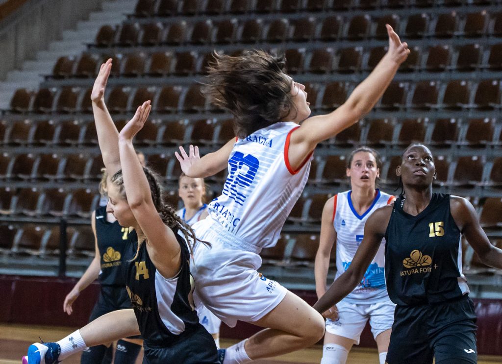 FOTO: Ragusa i Šibenik u finalu Kupa Ružice Meglaj Rimac